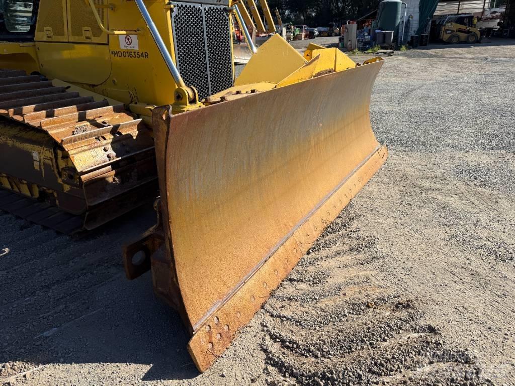 Komatsu D65PX-18 履带式推土机