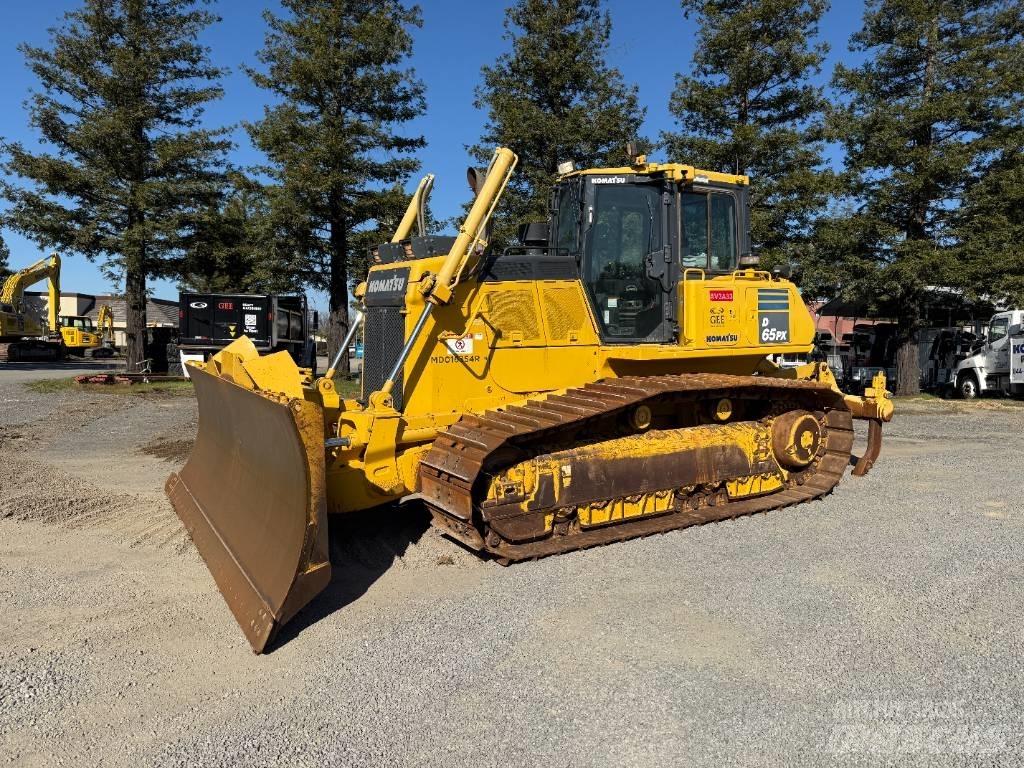 Komatsu D65PX-18 履带式推土机