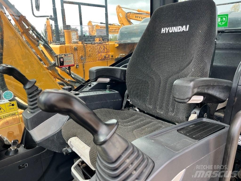 Hyundai HX140L 履带挖掘机