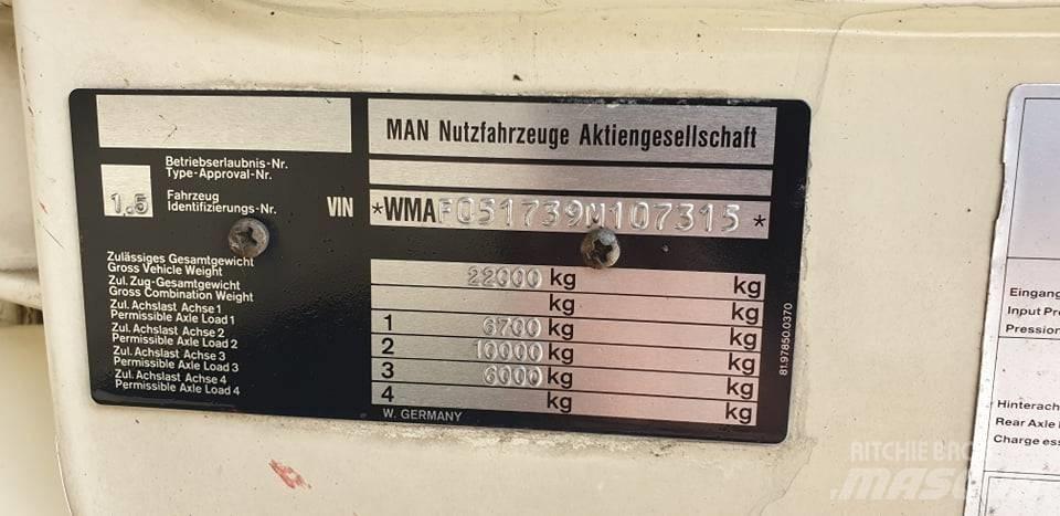 MAN 26.422 篷布货车