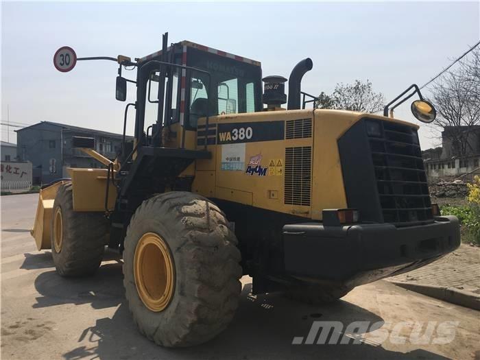 Komatsu WA 380 轮式装载机