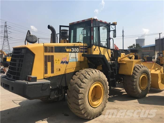 Komatsu WA 380 轮式装载机