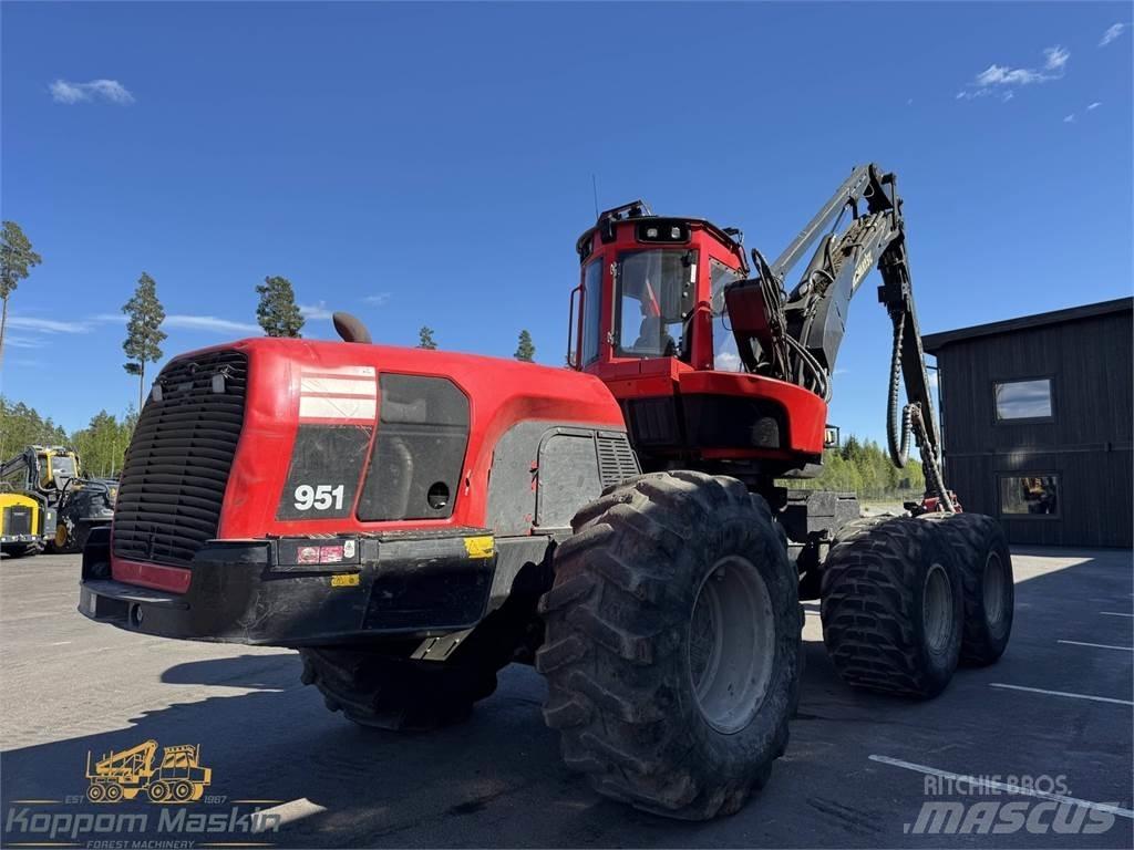 Komatsu 951 收割机