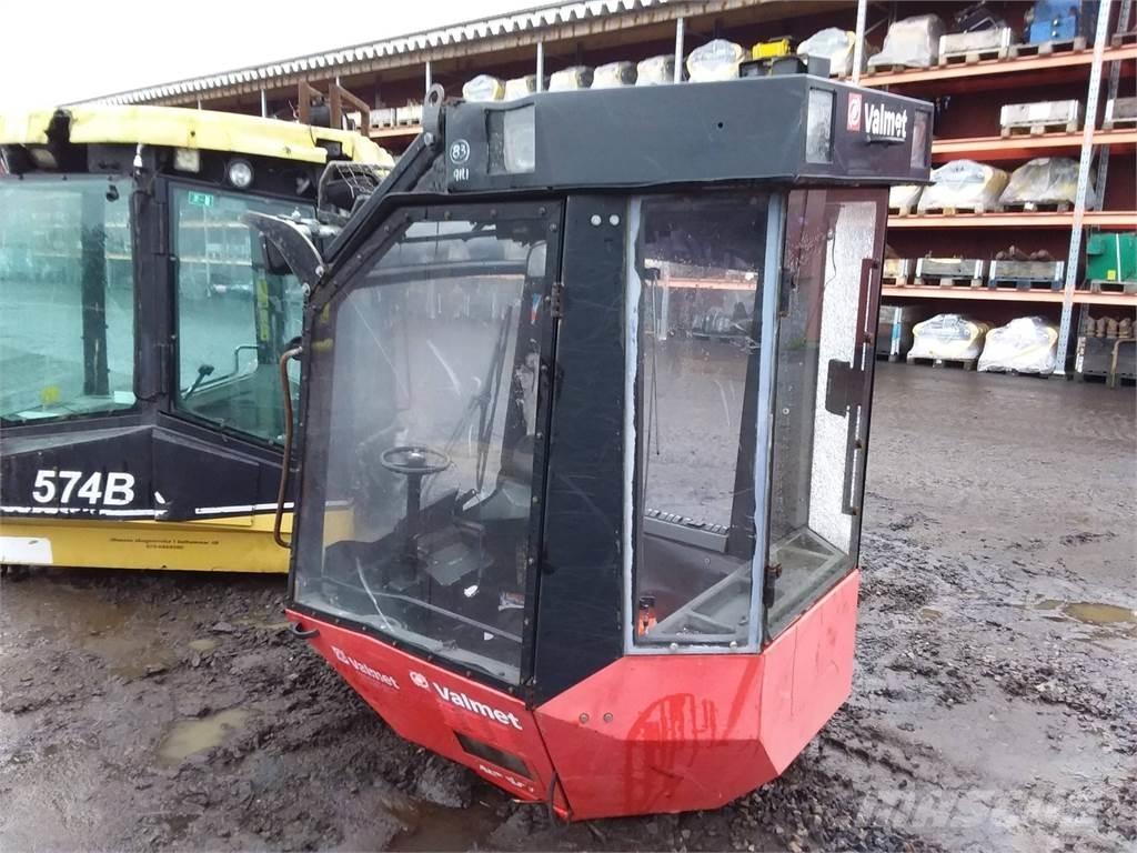 Valmet 911.1 驾驶室与内部