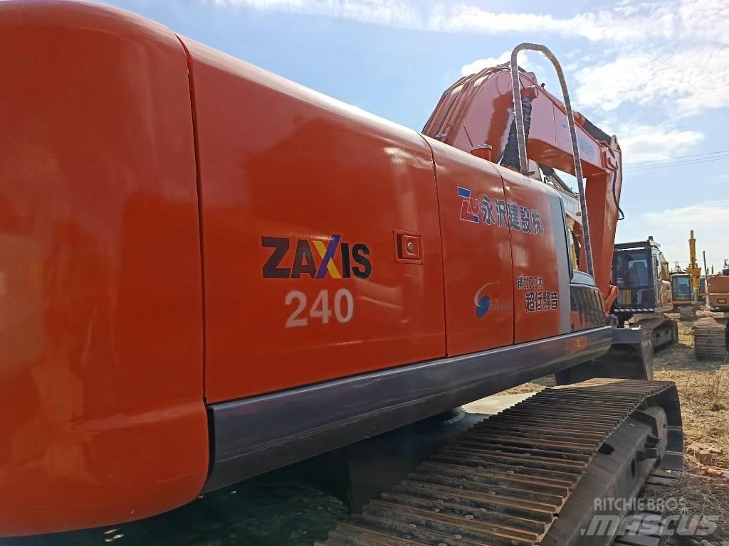 Hitachi ZX240 履带挖掘机