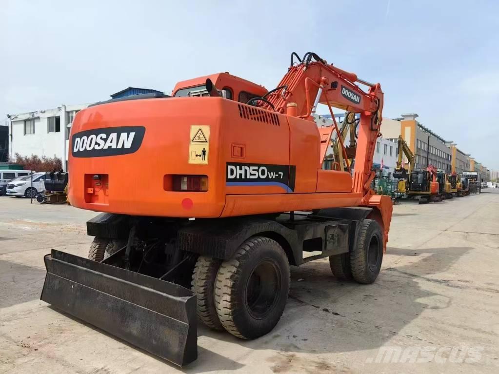 Doosan DH 150 轮式挖掘机