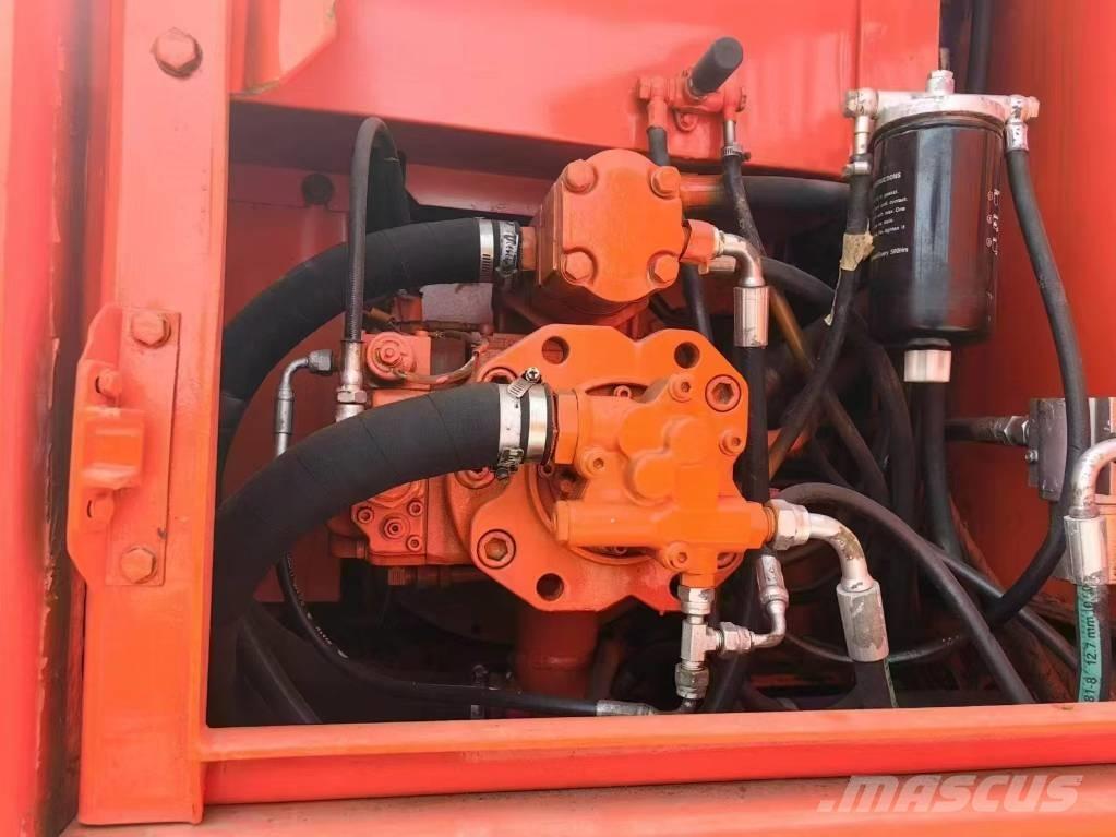 Doosan DH 150 轮式挖掘机