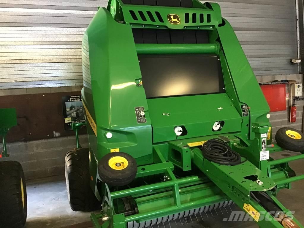 John Deere V461M 圆捆打捆机