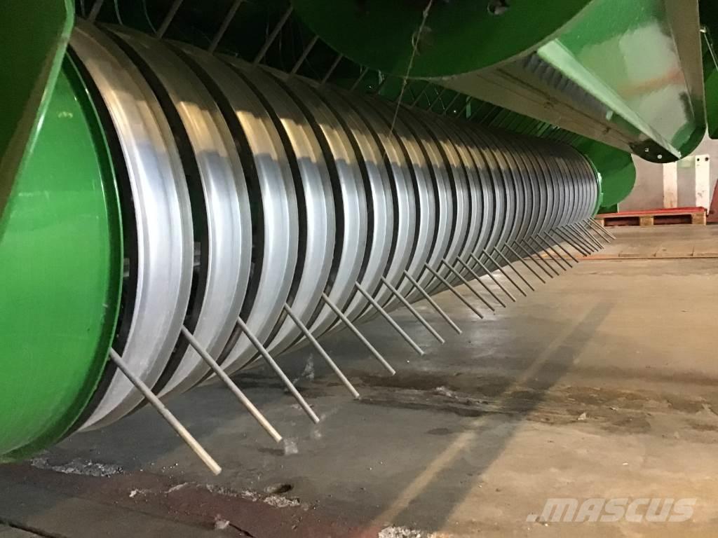John Deere V461M 圆捆打捆机