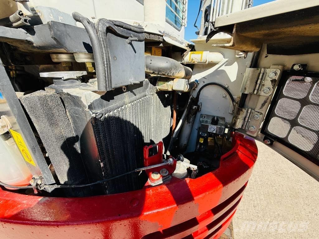 Takeuchi TB 138 FR 小型挖掘机