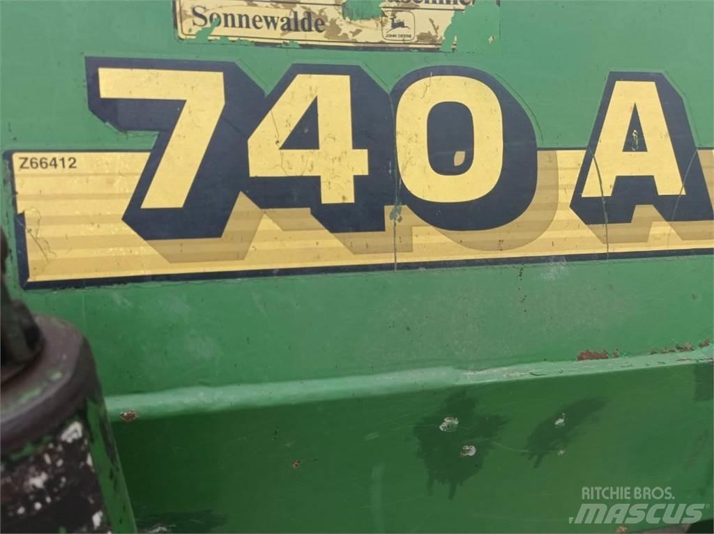 John Deere 740A 多功能条播机