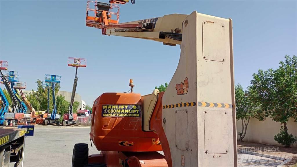 JLG 800AJ 曲臂高空工作平台