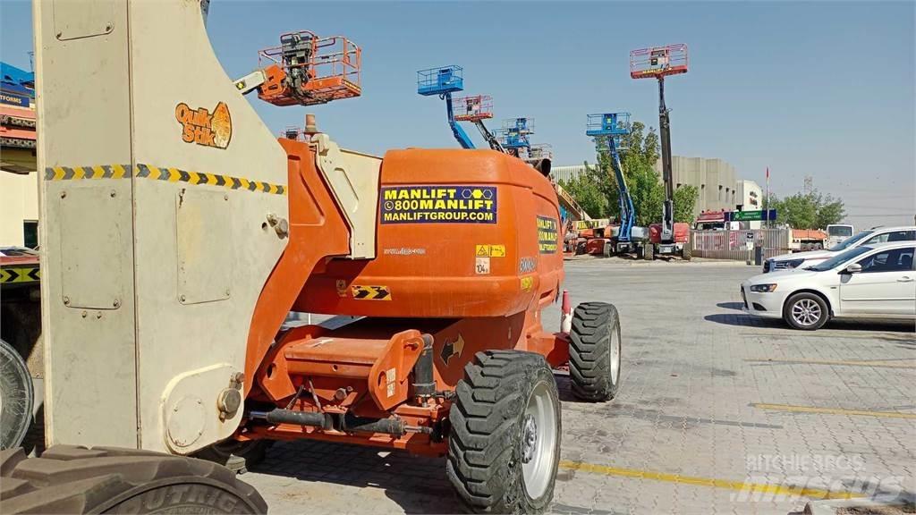 JLG 800AJ 曲臂高空工作平台