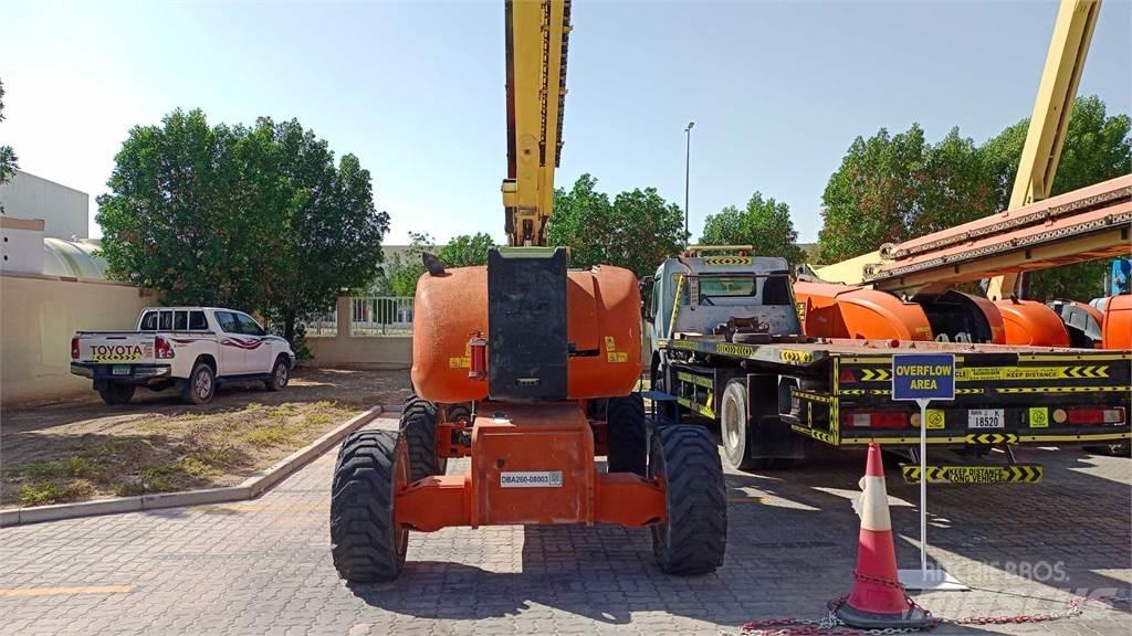 JLG 800AJ 曲臂高空工作平台