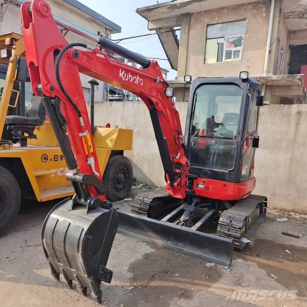 Kubota U 35 小型挖掘机