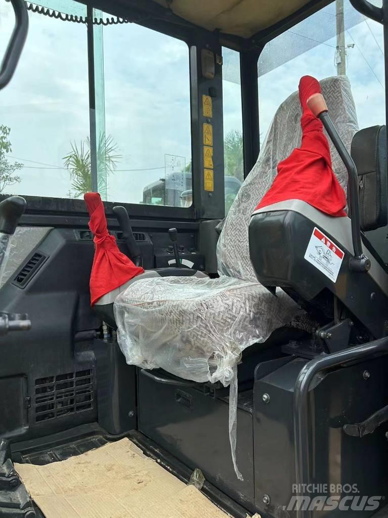 Komatsu PC 56 小型挖掘机
