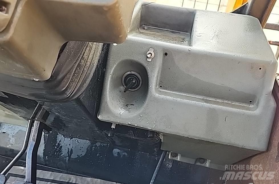 JCB 506 CHL 伸缩臂叉装车|叉装车