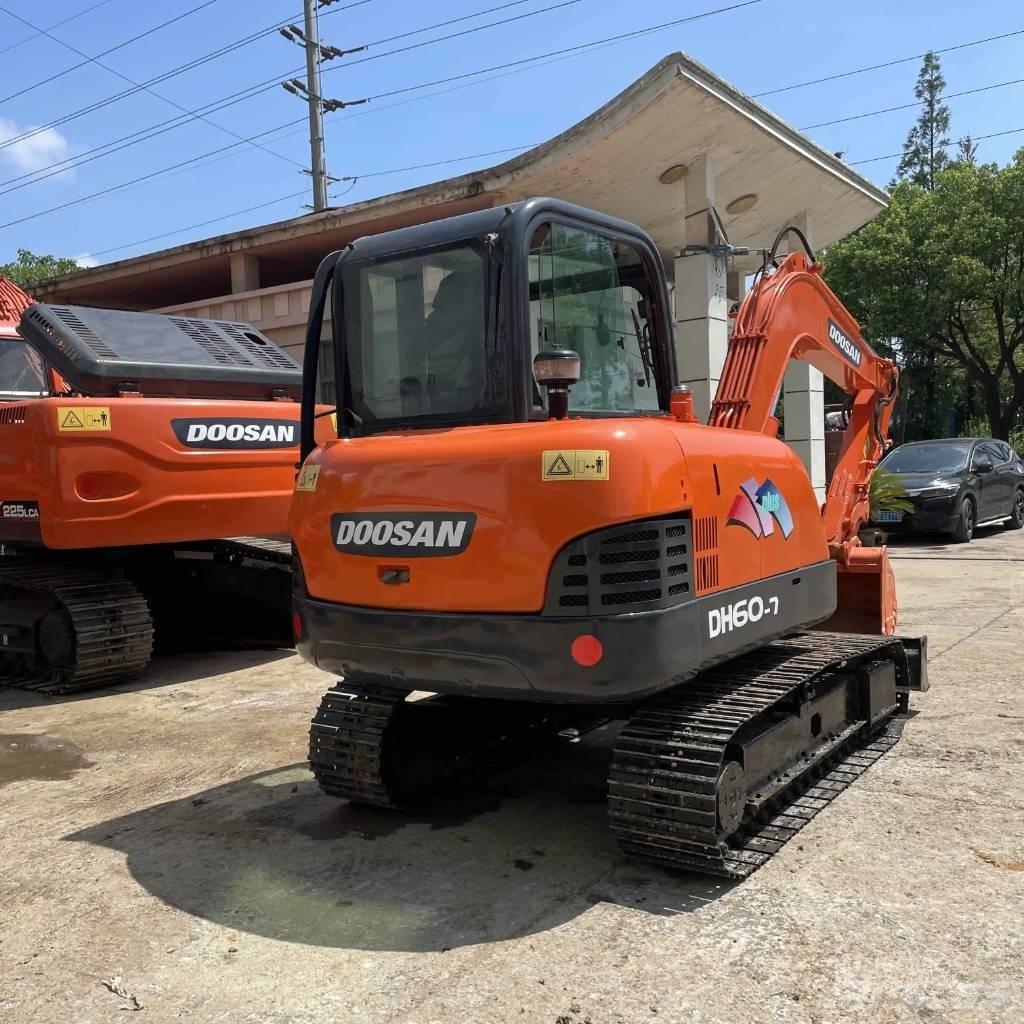 Doosan DH60-7 小型挖掘机