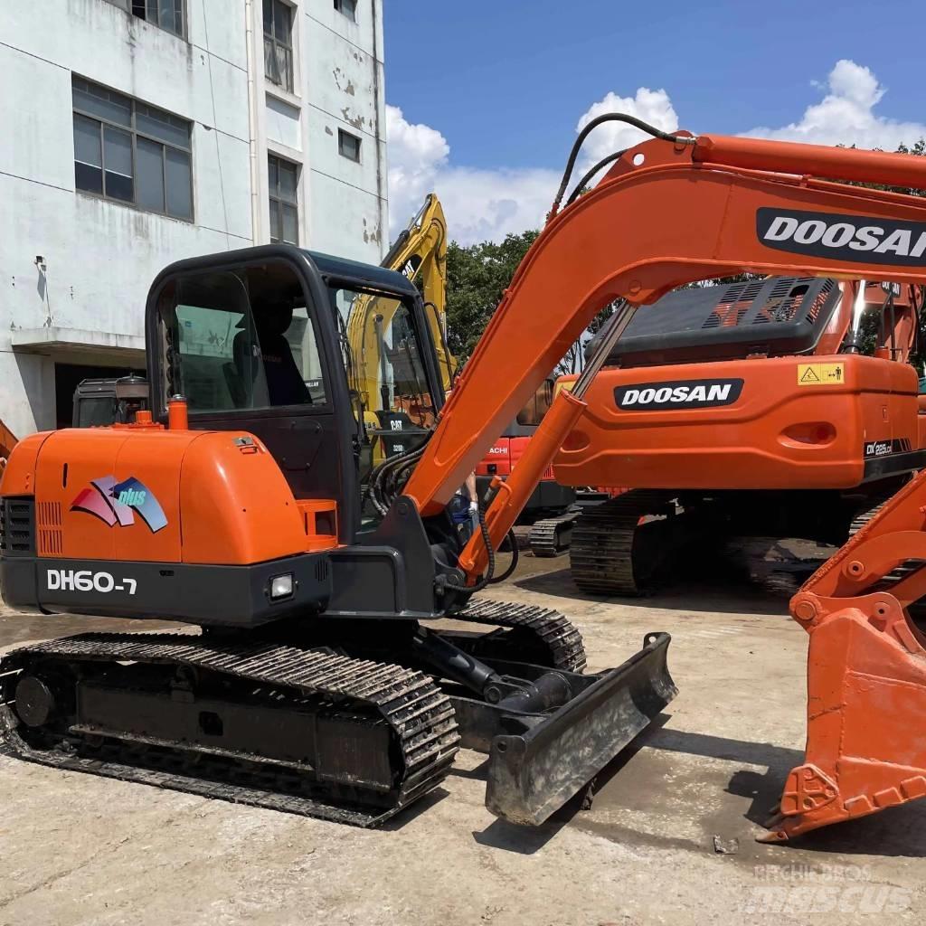 Doosan DH60-7 小型挖掘机