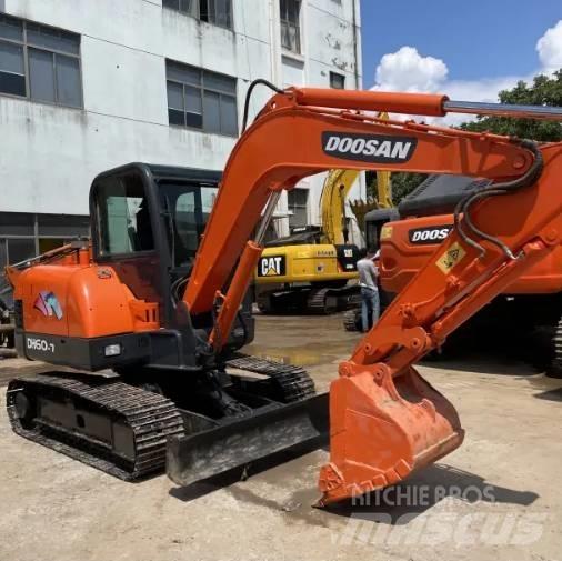 Doosan DH60-7 小型挖掘机