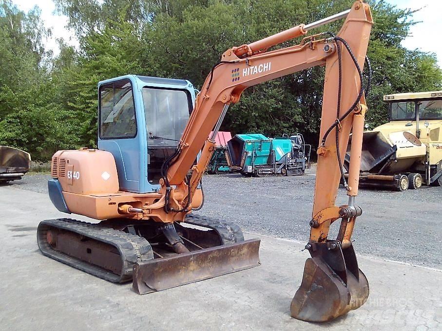 Hitachi EX 40 小型挖掘机