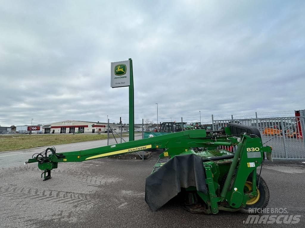 John Deere 830 割草调节装置