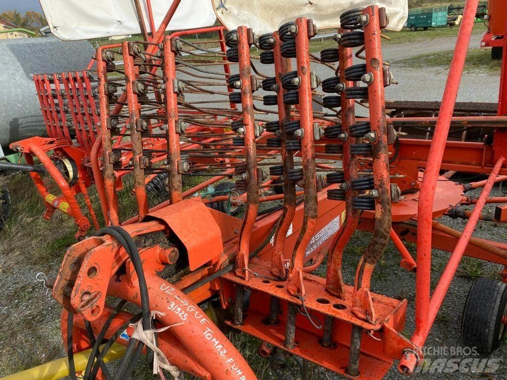 Kuhn GA 4521 GM 料堆整形机