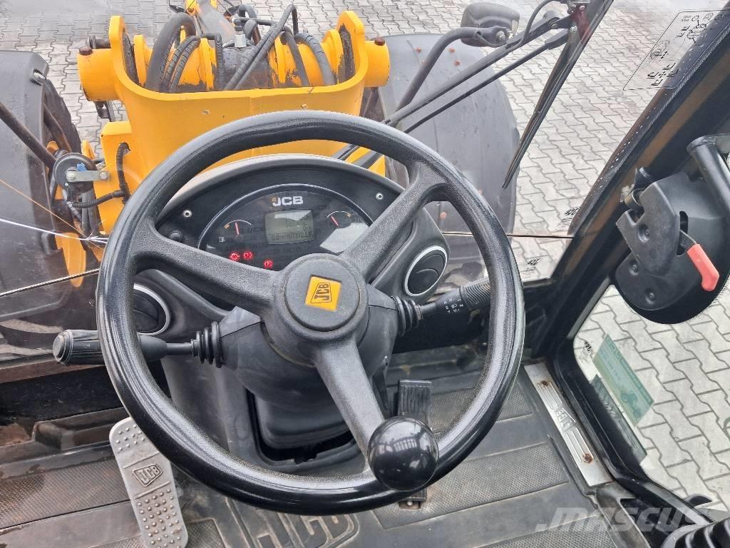 JCB TM 320 AGRI 电动叉车