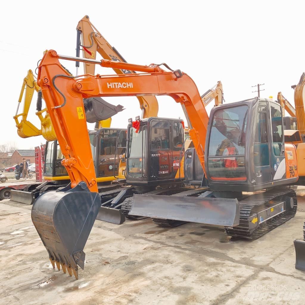 Hitachi ZX70 中型挖掘机