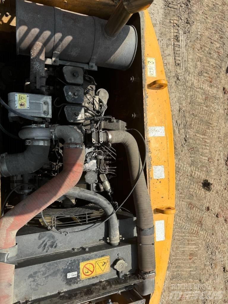 Hyundai R150W-9 轮式挖掘机