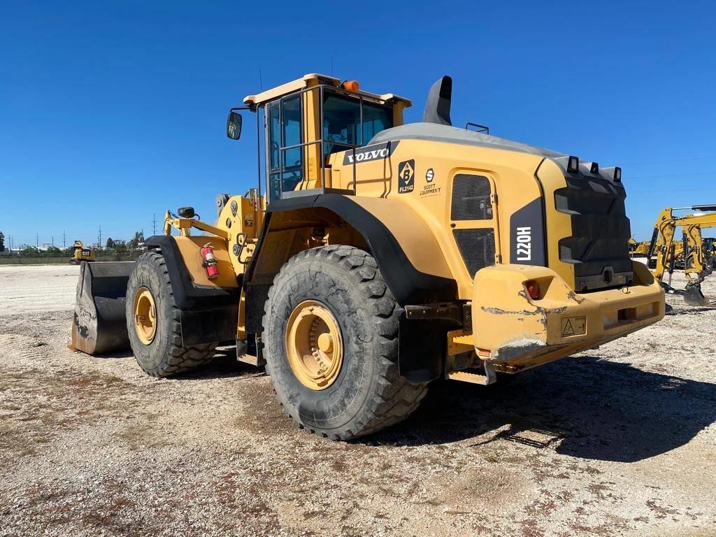 Volvo L 220 H 轮式装载机
