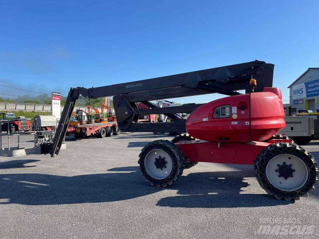 Manitou 200 ATJ 曲臂高空工作平台