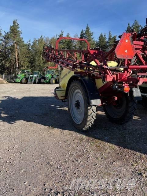 Hardi Navigator 3000 牵引式喷雾机