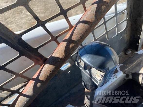Bobcat 763 滑移装载机
