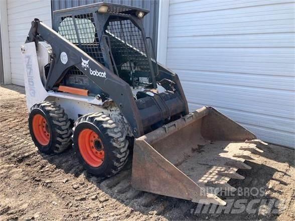 Bobcat 7753 滑移装载机