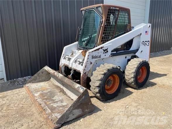 Bobcat 863 滑移装载机