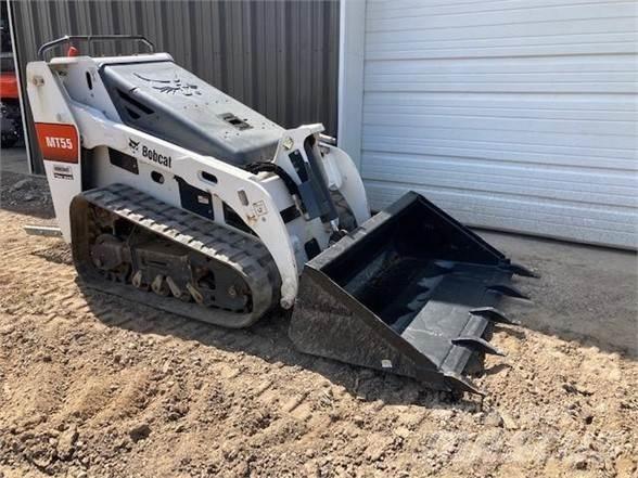 Bobcat MT55 滑移装载机