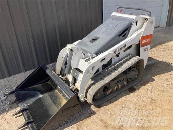 Bobcat MT55 滑移装载机
