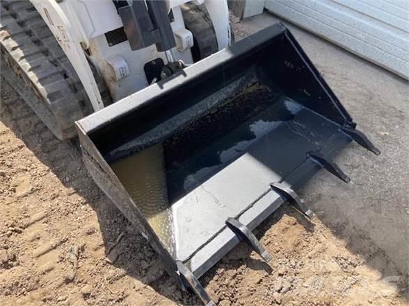 Bobcat MT55 滑移装载机