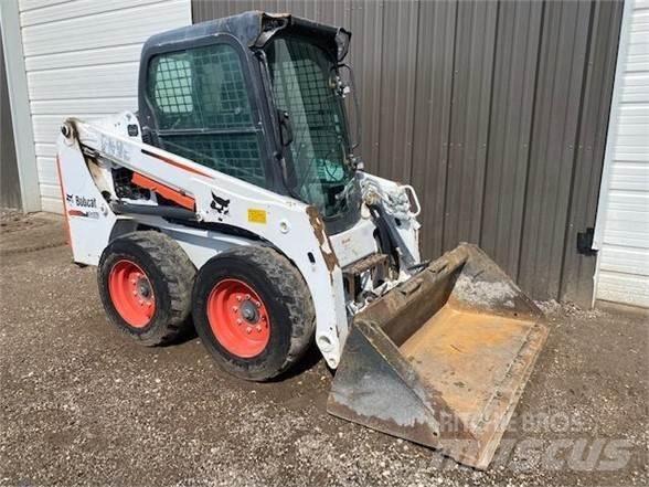 Bobcat S450 滑移装载机