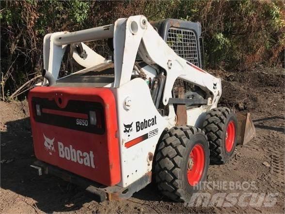 Bobcat S650 滑移装载机
