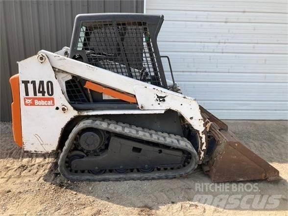 Bobcat T140 滑移装载机