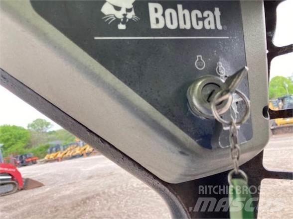 Bobcat T140 滑移装载机