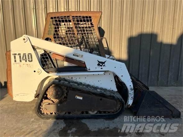 Bobcat T140 滑移装载机