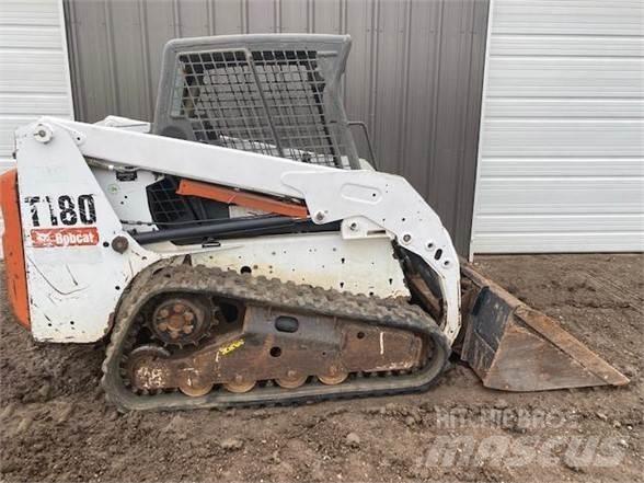Bobcat T180 滑移装载机
