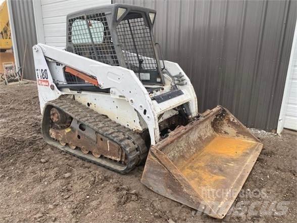 Bobcat T180 滑移装载机
