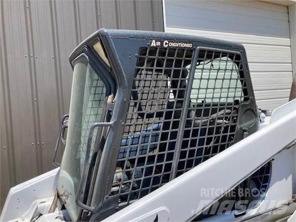 Bobcat T200 滑移装载机