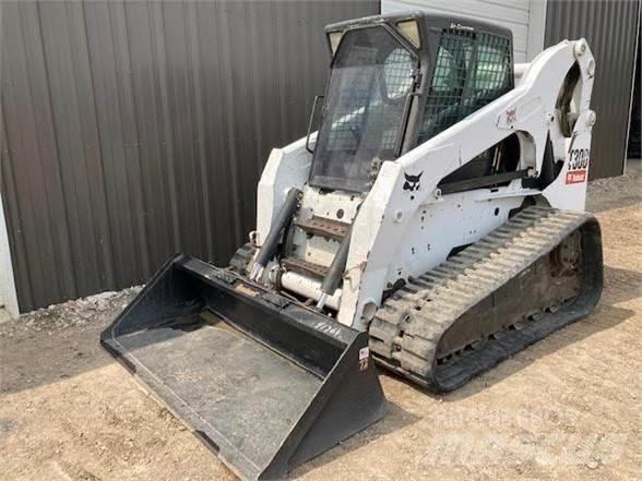 Bobcat T300 滑移装载机