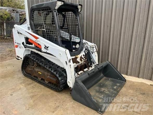 Bobcat T450 滑移装载机