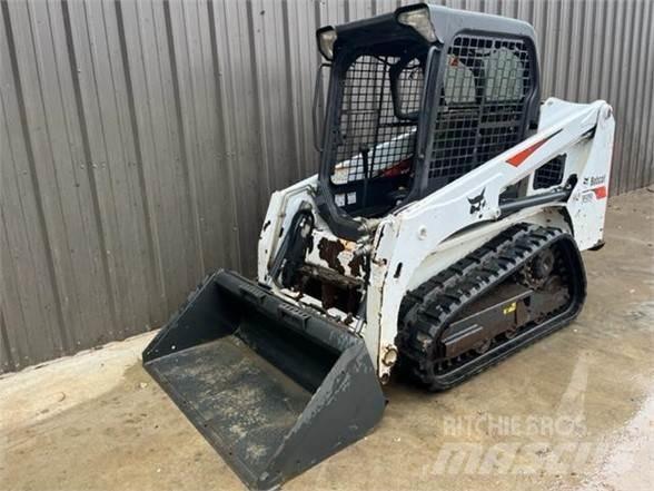 Bobcat T450 滑移装载机